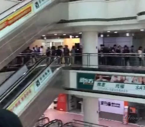 录指纹前1天,加拿大签证中心爆满
