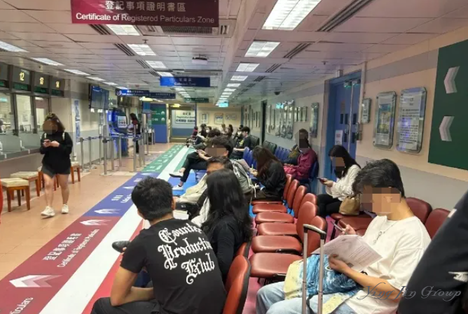 梁振英怒斥香港高才通计划：获批十万，续签只有300人？一场“身份薅羊毛”的闹剧！