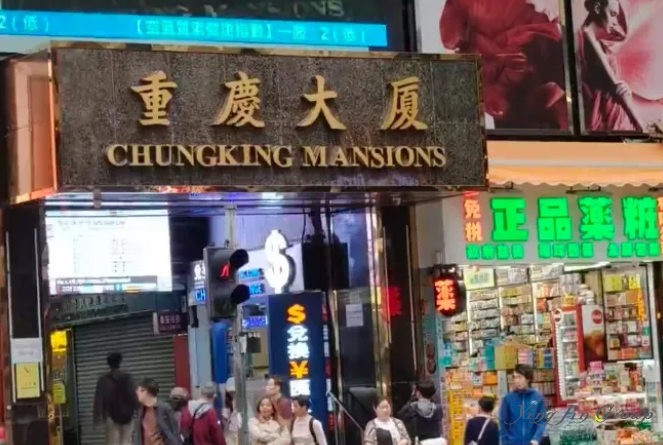 定居香港的中产，开始后悔了....