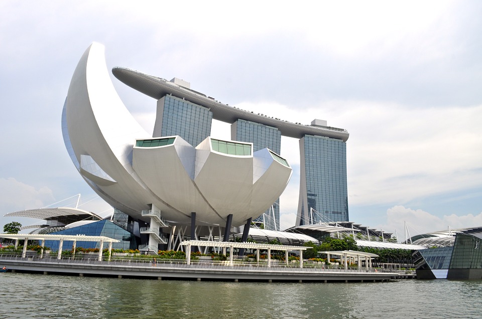 如何申办新加坡贸易公司进出口商品检疫？